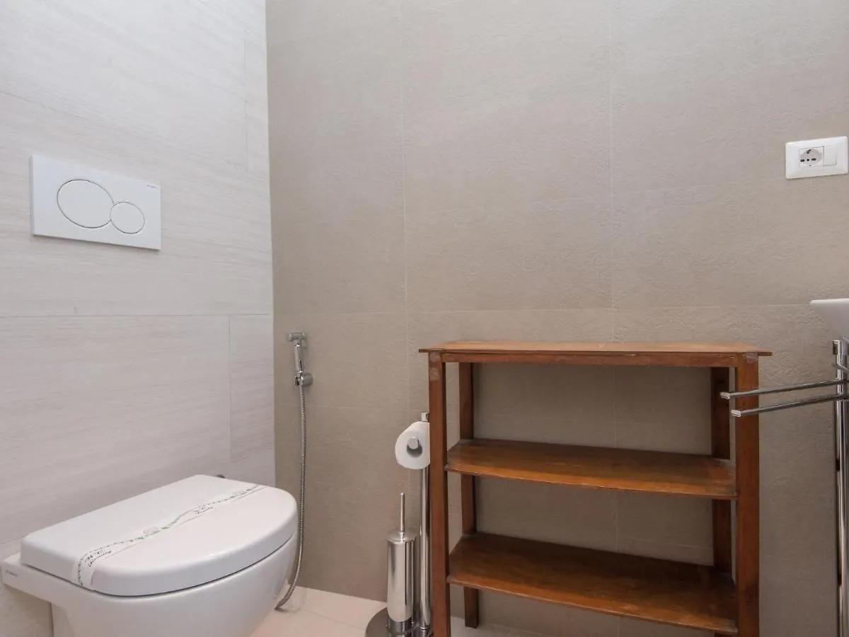 Apartment Madonna Dei Monti By Interhome Рим